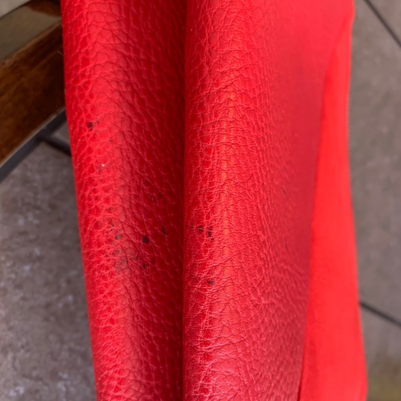 CROSSBODY RED PURSE - 🌸3/$30🌸 - Picture 9 of 9